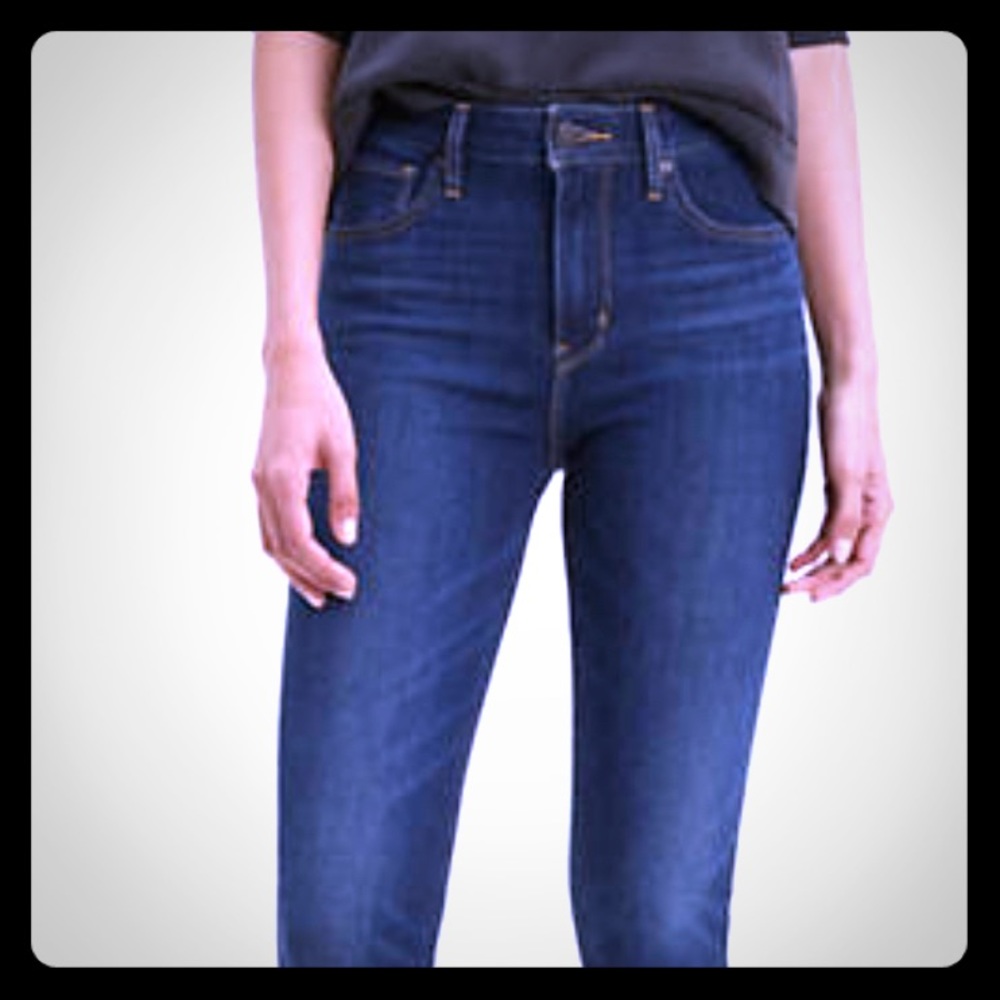 Levi’s ⚡️BNWT⚡️ 721 Shaping Skinny Jeans